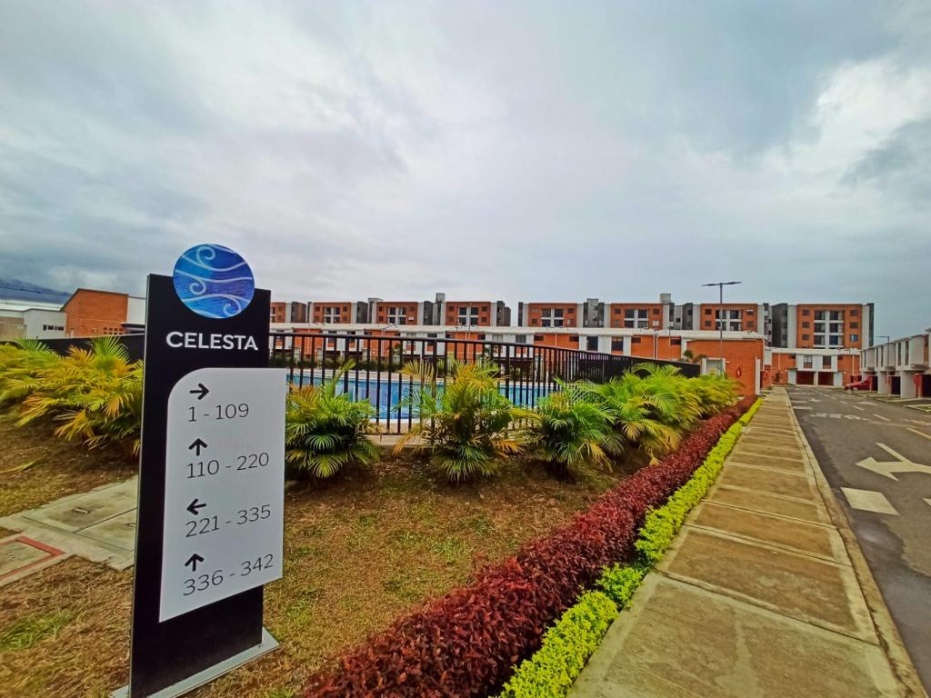 RI- CASA EN ARRIENDO UNIDAD CELESTA JAMUNDI VALLE